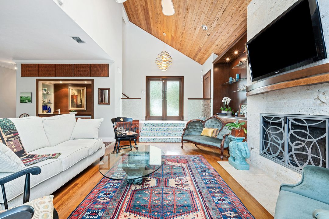 На продажу: $3,950,000 (5 спален, 4 ванн, 5776 Квадратных фут)