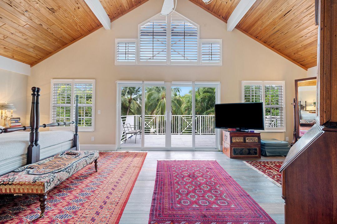 На продажу: $3,950,000 (5 спален, 4 ванн, 5776 Квадратных фут)