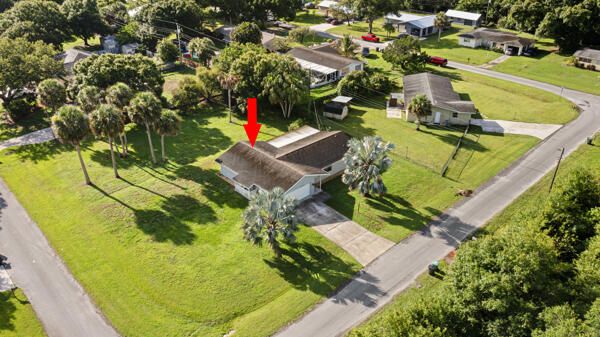 合同活跃: $383,000 (2 贝兹, 2 浴室, 1442 平方英尺)