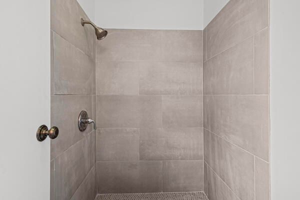 合同活跃: $383,000 (2 贝兹, 2 浴室, 1442 平方英尺)