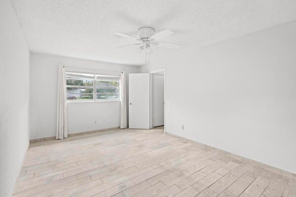 合同活跃: $383,000 (2 贝兹, 2 浴室, 1442 平方英尺)