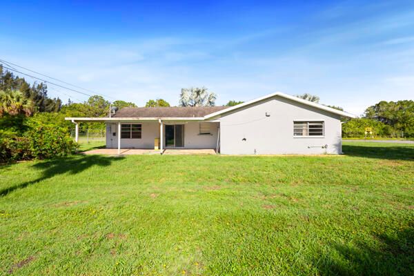 合同活跃: $383,000 (2 贝兹, 2 浴室, 1442 平方英尺)