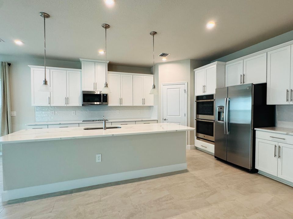 На продажу: $720,000 (5 спален, 3 ванн, 2988 Квадратных фут)