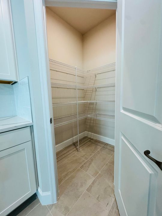 На продажу: $720,000 (5 спален, 3 ванн, 2988 Квадратных фут)