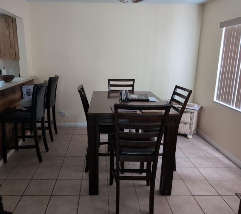 Active With Contract: $269,900 (2 beds, 2 baths, 1470 Square Feet)