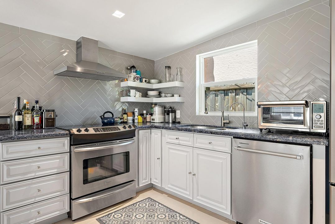 В аренду: $20,000 (4 спален, 3 ванн, 2384 Квадратных фут)