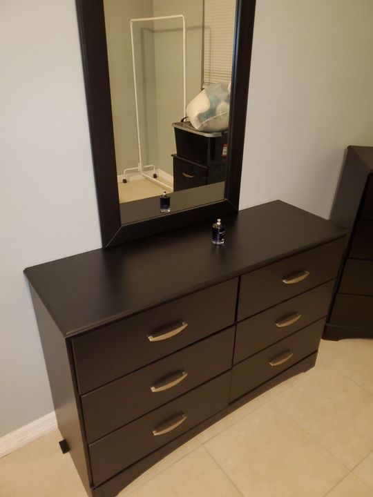 出租: $900 (1 贝兹, 1 浴室, 400 平方英尺)