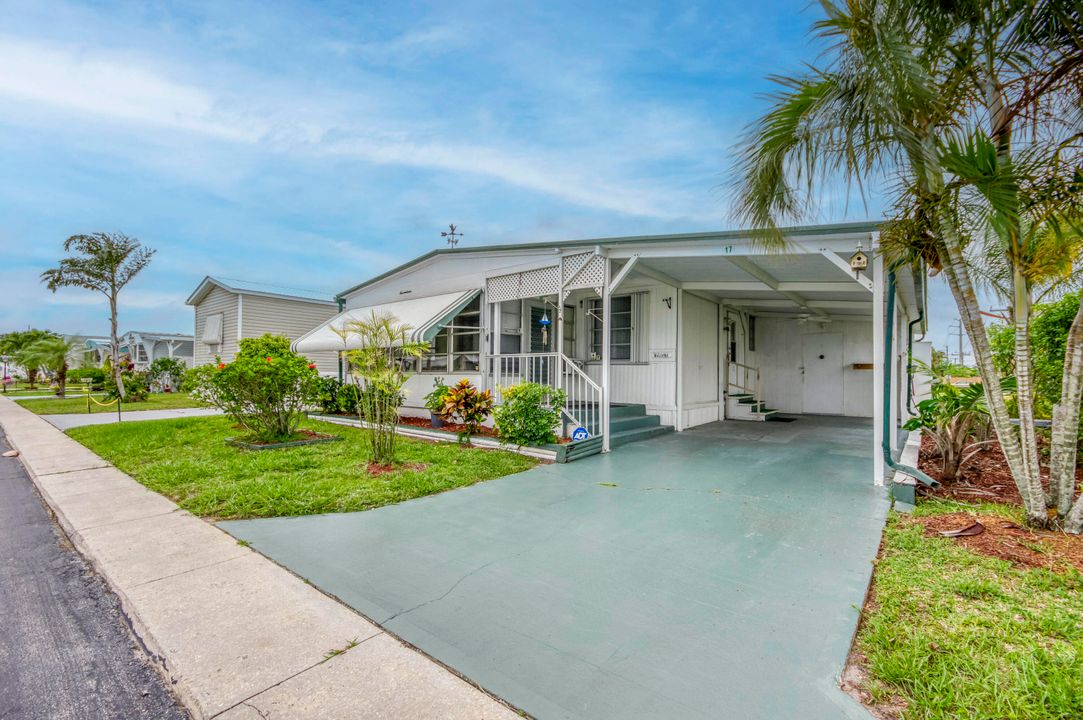 待售: $105,480 (2 贝兹, 2 浴室, 960 平方英尺)