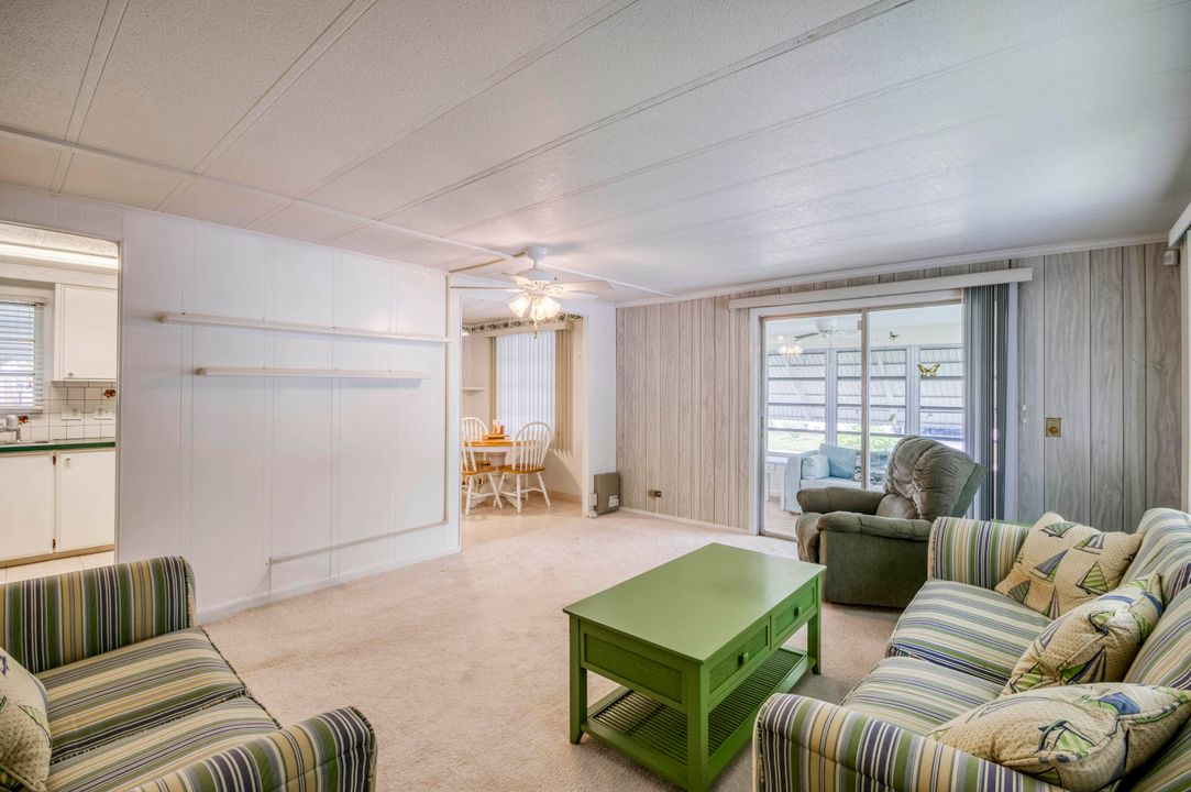 待售: $105,480 (2 贝兹, 2 浴室, 960 平方英尺)