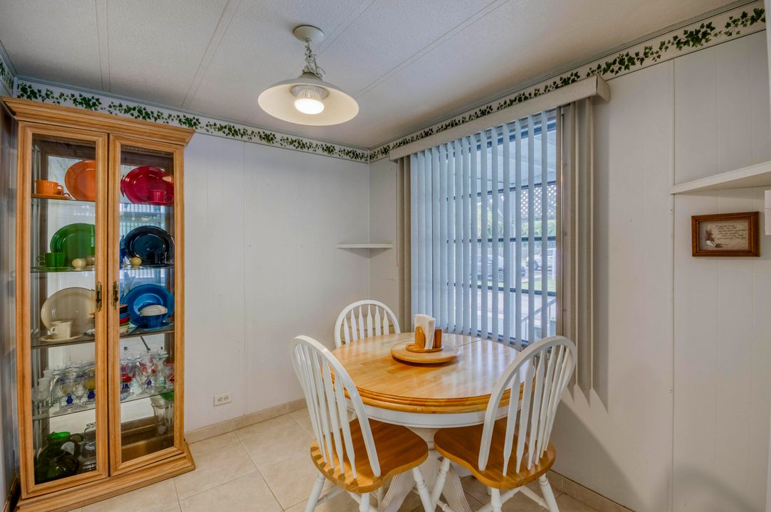 待售: $105,480 (2 贝兹, 2 浴室, 960 平方英尺)