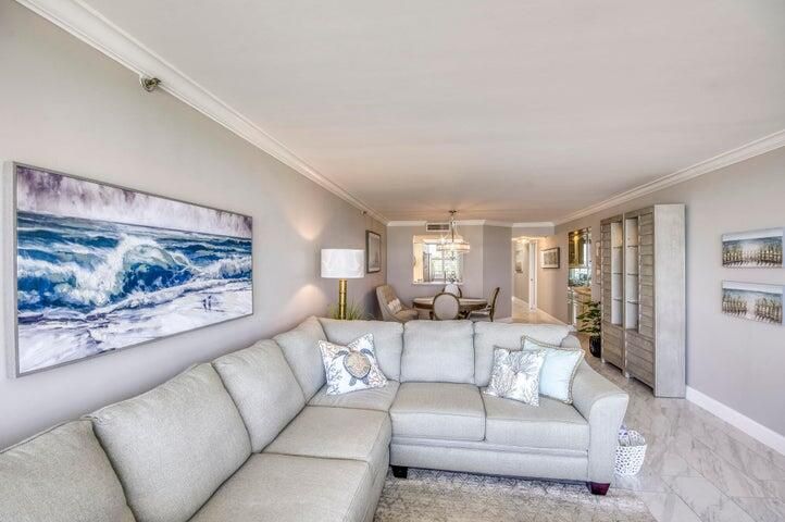 出租: $5,000 (2 贝兹, 2 浴室, 1299 平方英尺)