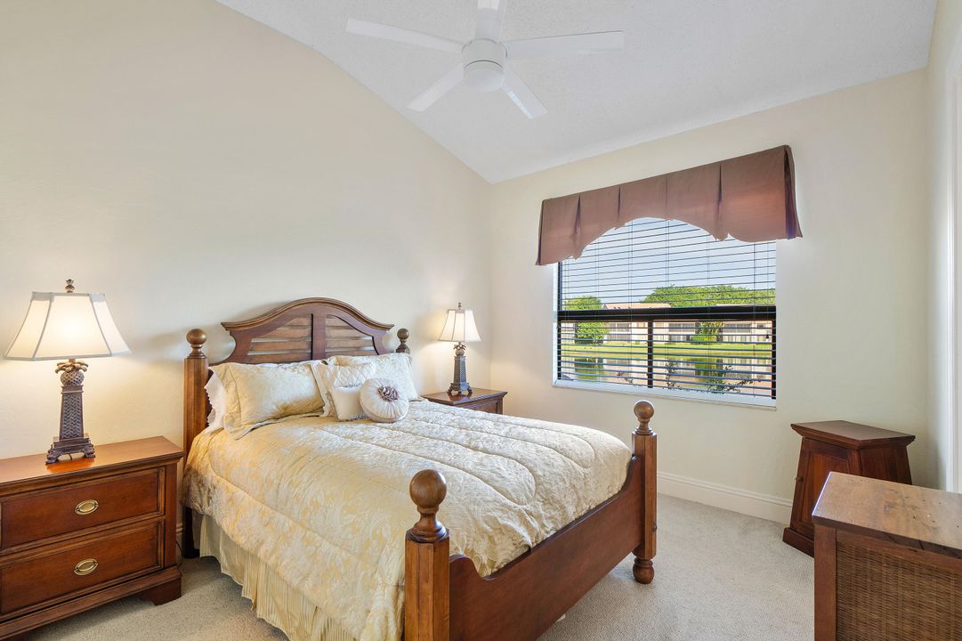 Activo con contrato: $11,500 (3 camas, 3 baños, 2483 Pies cuadrados)