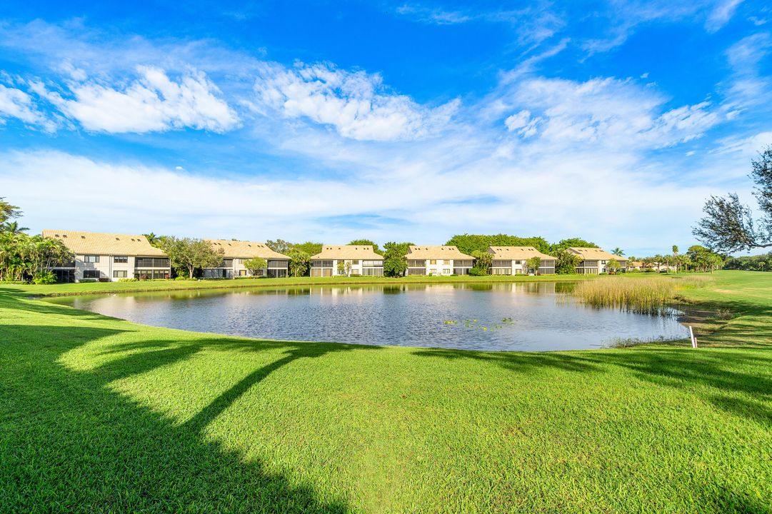 Activo con contrato: $11,500 (3 camas, 3 baños, 2483 Pies cuadrados)