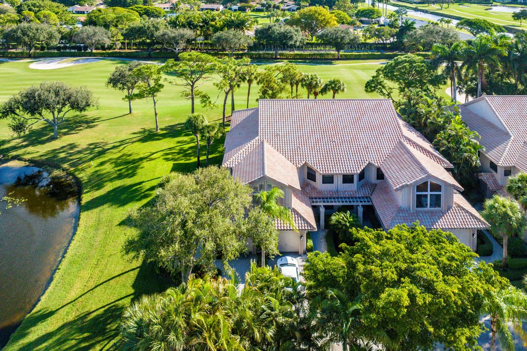 Activo con contrato: $11,500 (3 camas, 3 baños, 2483 Pies cuadrados)