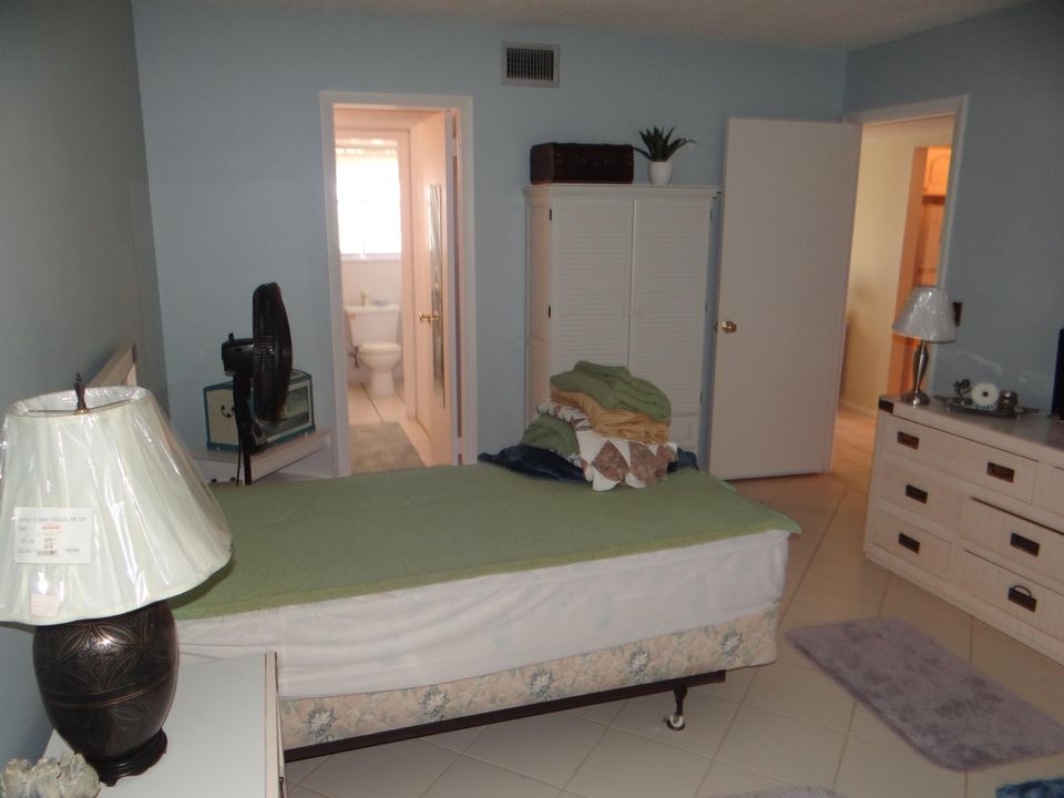 На продажу: $89,900 (1 спален, 1 ванн, 660 Квадратных фут)