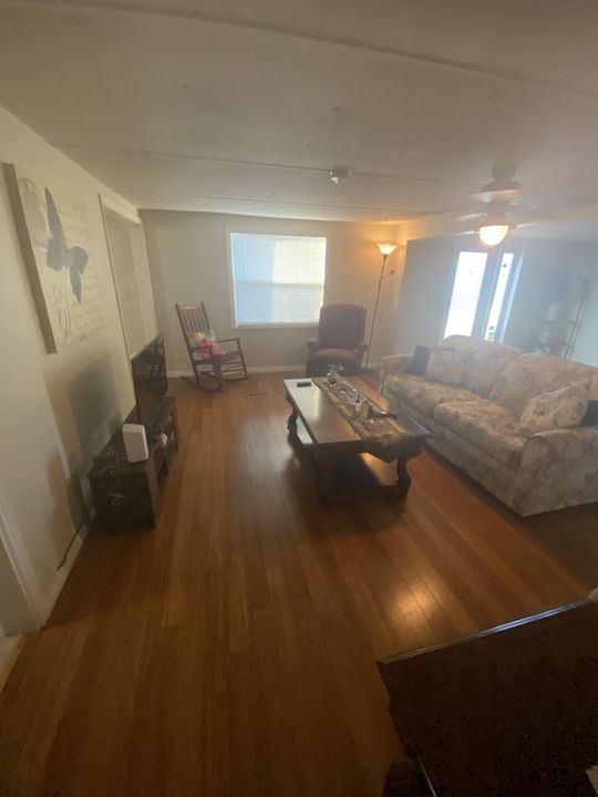 待售: $115,000 (3 贝兹, 2 浴室, 1420 平方英尺)