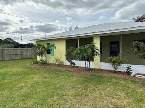 出租: $2,500 (2 贝兹, 1 浴室, 834 平方英尺)