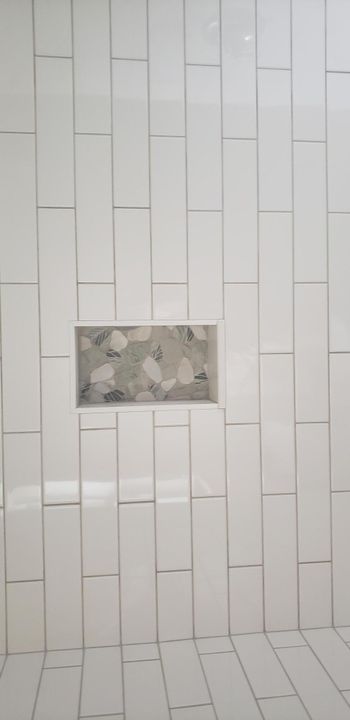 出租: $2,500 (2 贝兹, 1 浴室, 834 平方英尺)