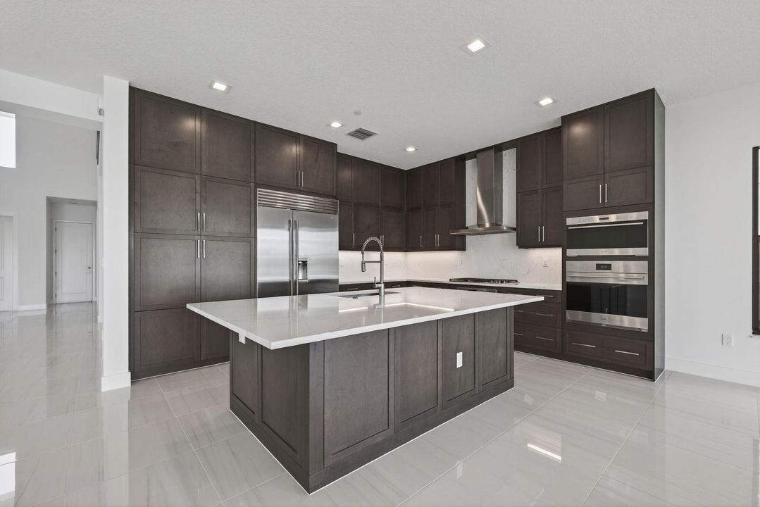 En Renta: $8,500 (5 camas, 5 baños, 5136 Pies cuadrados)