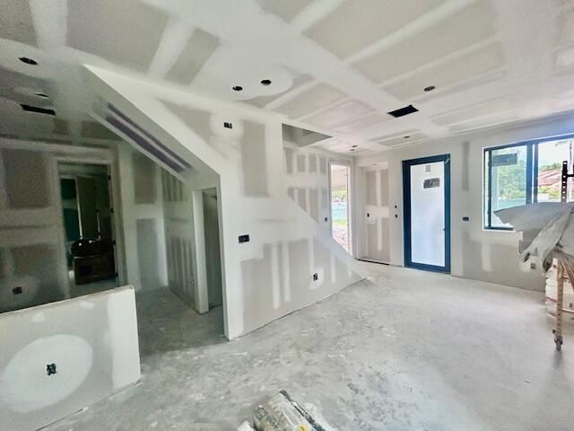 Active With Contract: $599,000 (4 beds, 3 baths, 1735 Square Feet)