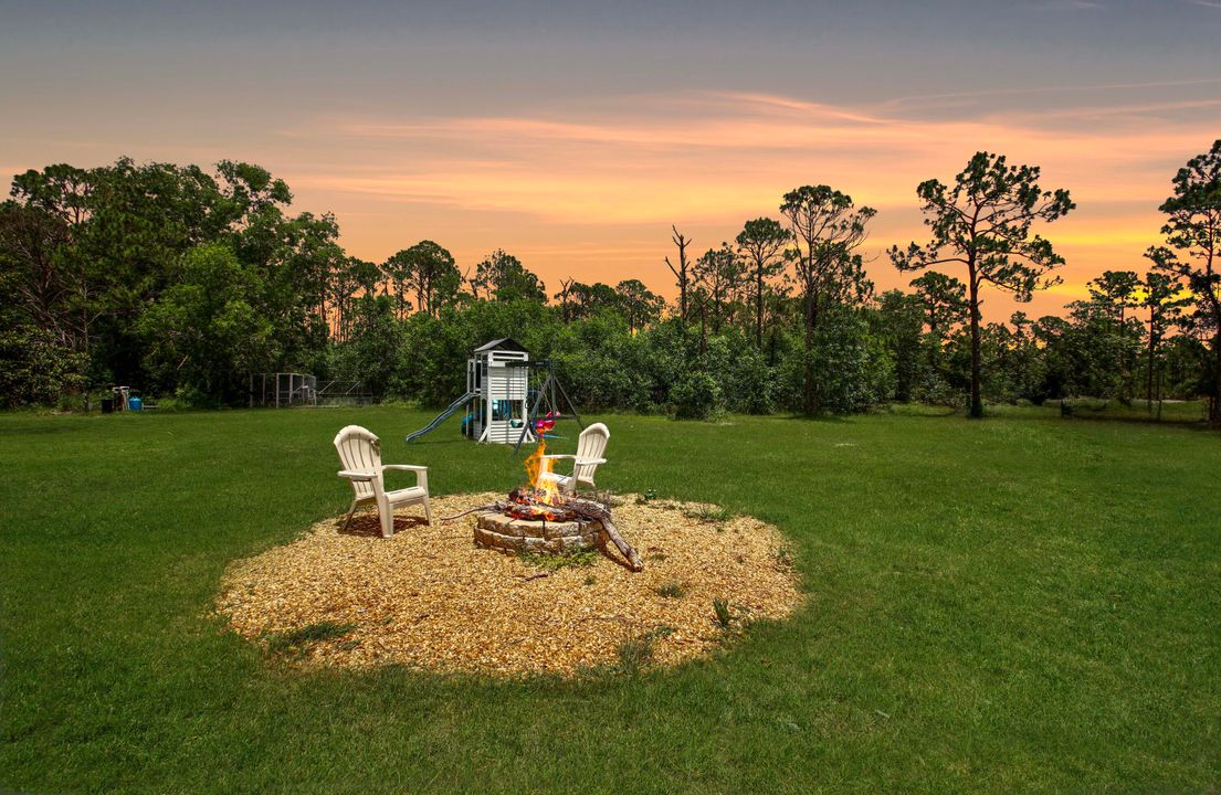 For Sale: $689,900 (4 beds, 2 baths, 2105 Square Feet)