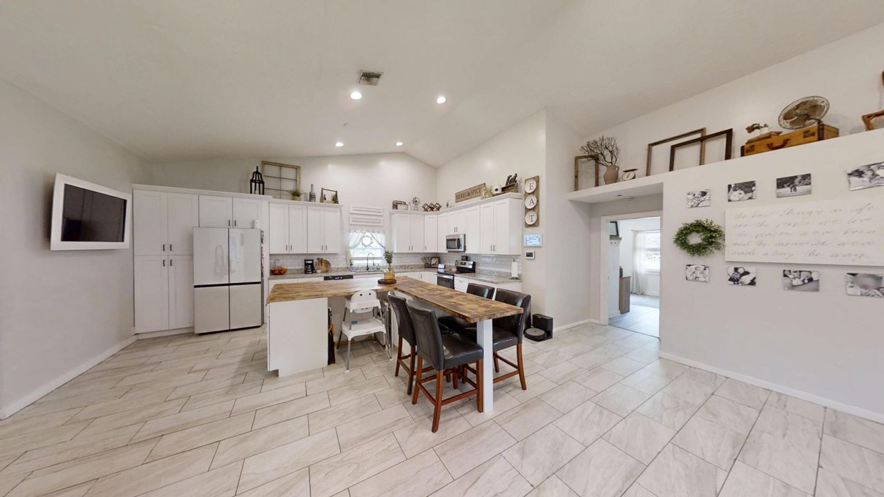 For Sale: $689,900 (4 beds, 2 baths, 2105 Square Feet)
