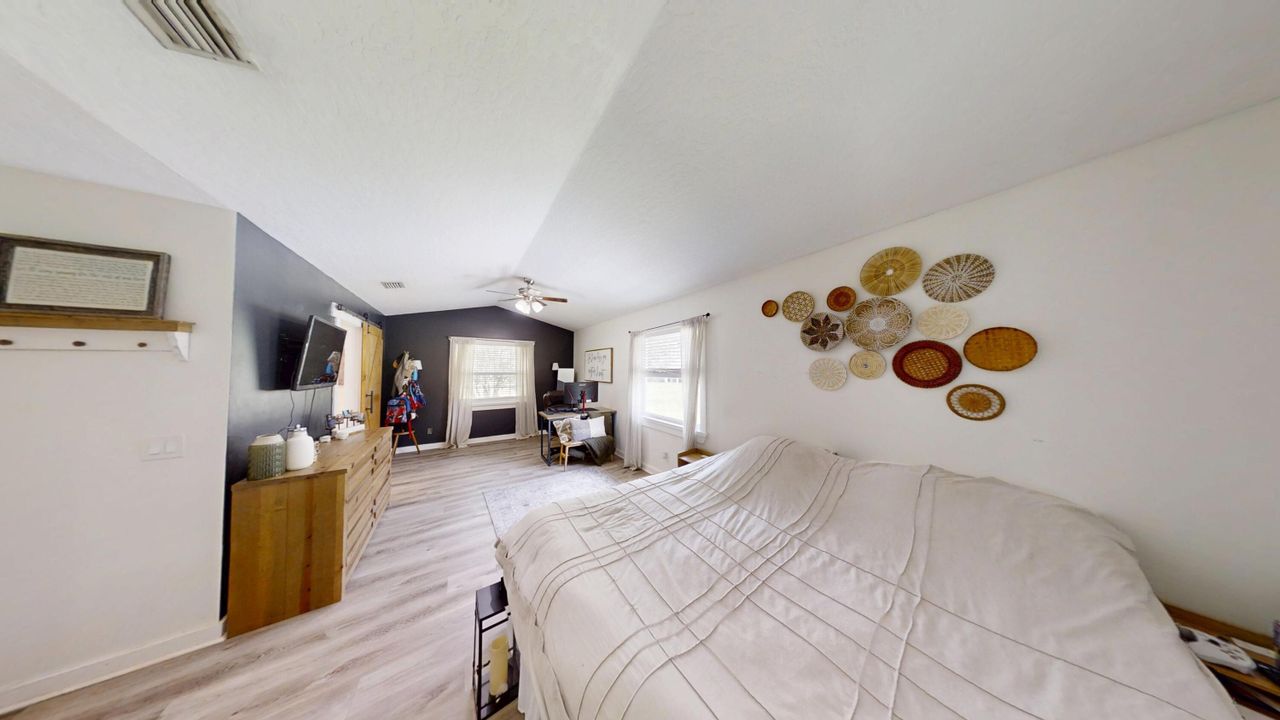 For Sale: $689,900 (4 beds, 2 baths, 2105 Square Feet)