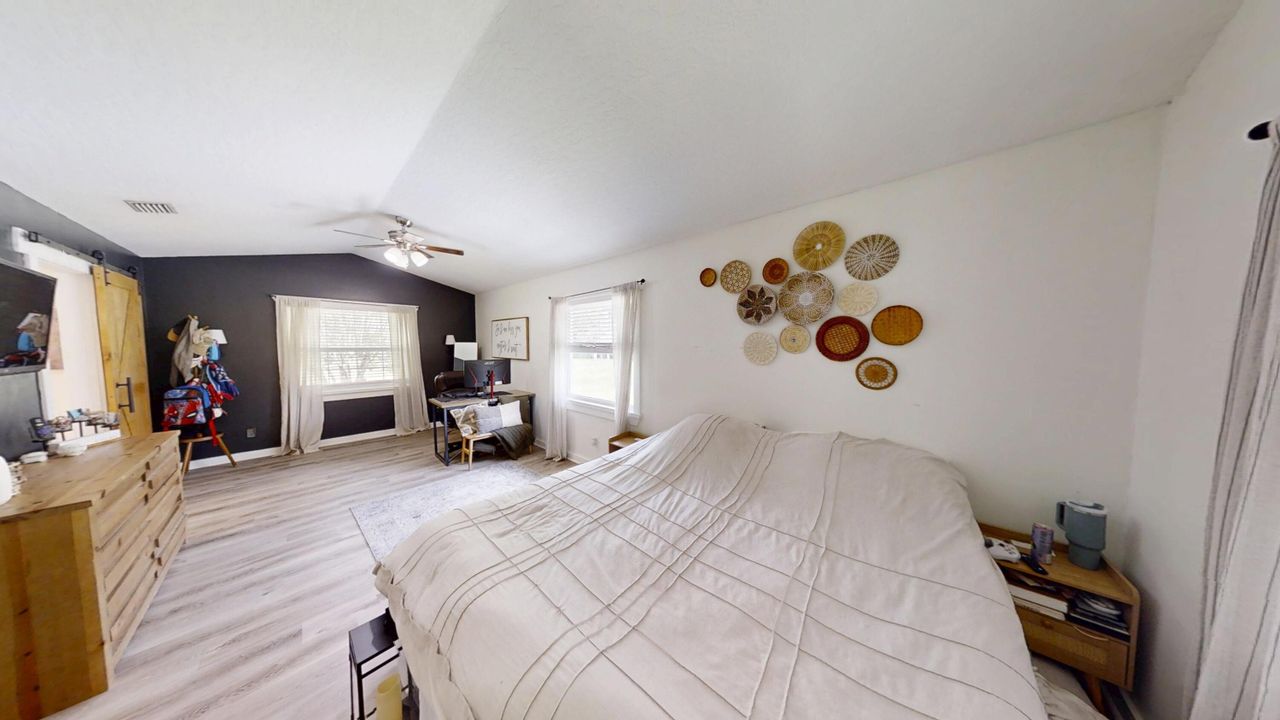 For Sale: $689,900 (4 beds, 2 baths, 2105 Square Feet)