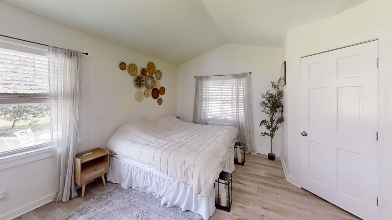 For Sale: $689,900 (4 beds, 2 baths, 2105 Square Feet)