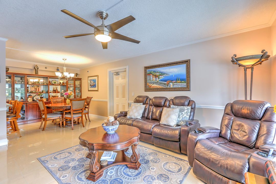 待售: $300,000 (2 贝兹, 2 浴室, 1090 平方英尺)