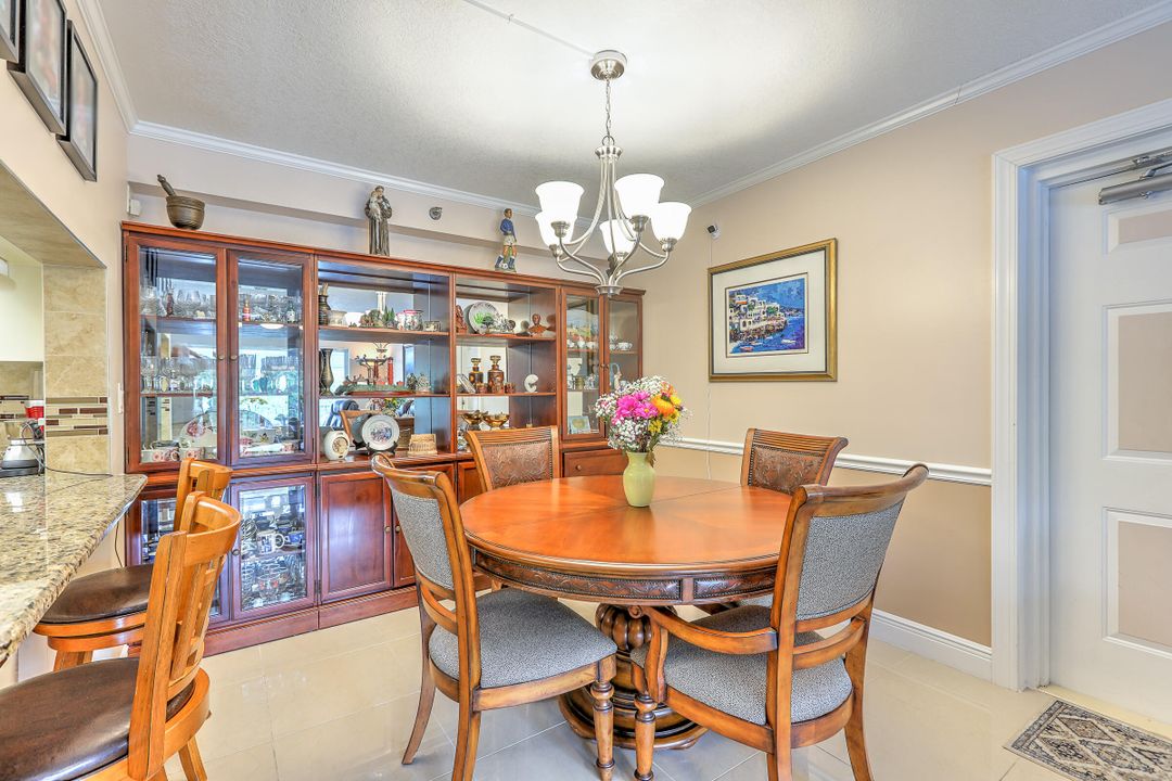 待售: $300,000 (2 贝兹, 2 浴室, 1090 平方英尺)