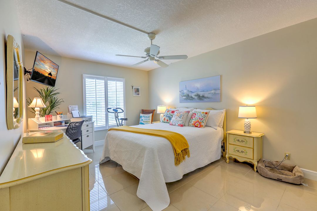 待售: $300,000 (2 贝兹, 2 浴室, 1090 平方英尺)