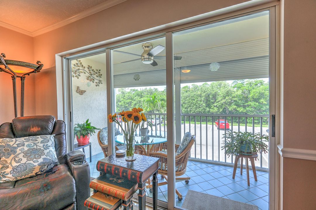 待售: $300,000 (2 贝兹, 2 浴室, 1090 平方英尺)