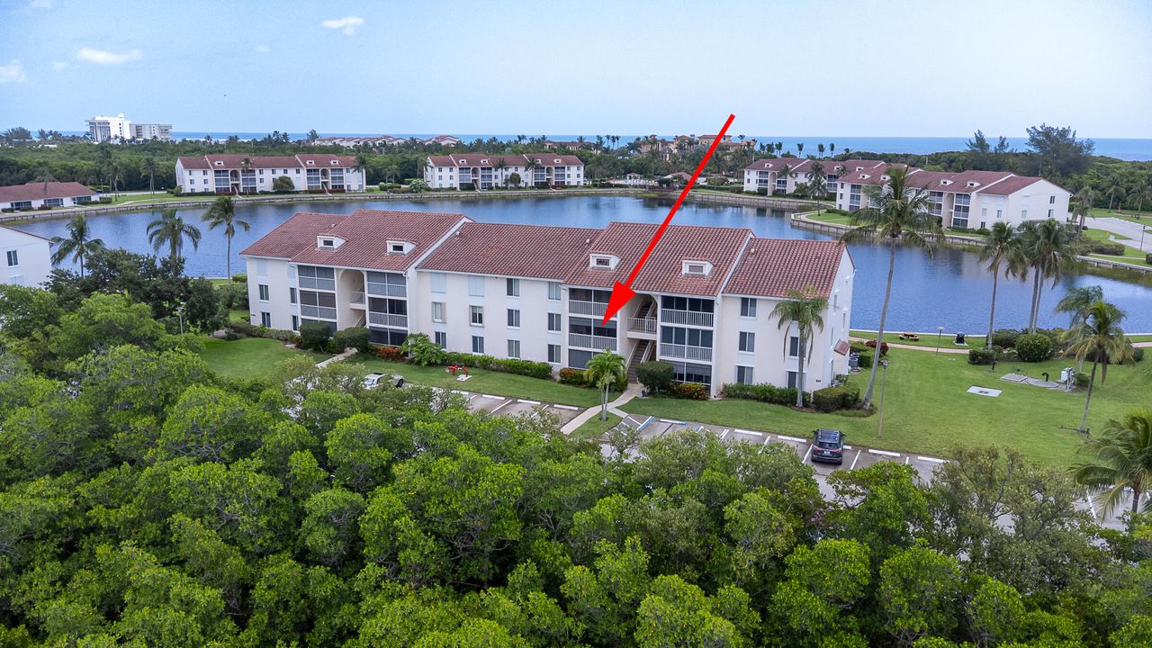 待售: $300,000 (2 贝兹, 2 浴室, 1090 平方英尺)