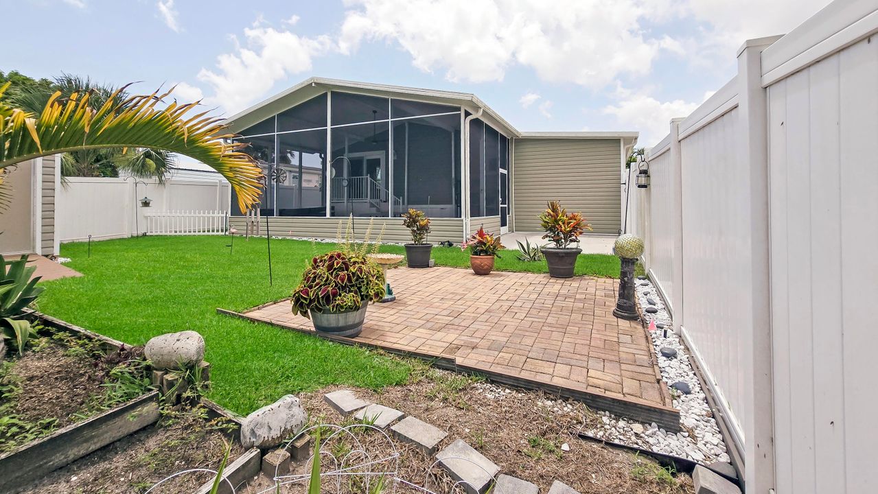 En Venta: $325,000 (3 camas, 2 baños, 1550 Pies cuadrados)