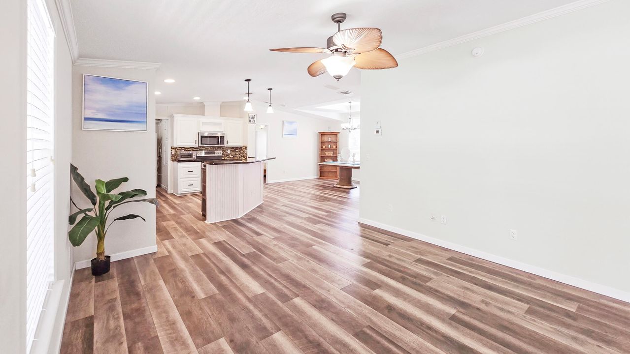 En Venta: $325,000 (3 camas, 2 baños, 1550 Pies cuadrados)