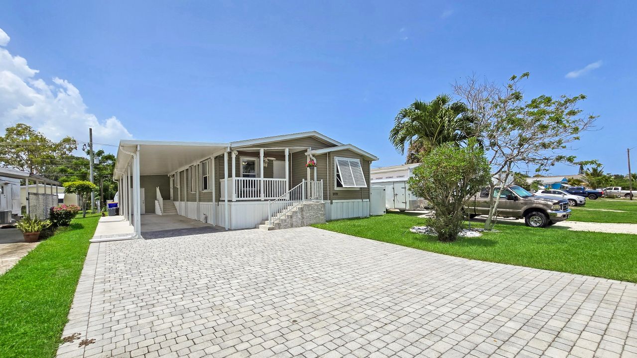En Venta: $325,000 (3 camas, 2 baños, 1550 Pies cuadrados)