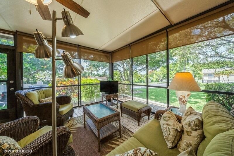 For Rent: $2,300 (2 beds, 2 baths, 1384 Square Feet)