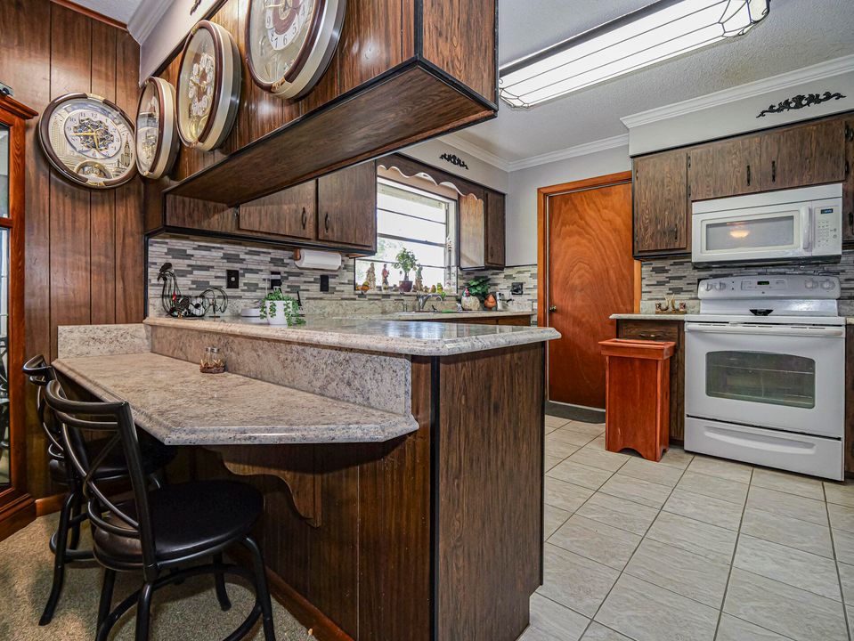 For Sale: $799,000 (3 beds, 2 baths, 1569 Square Feet)