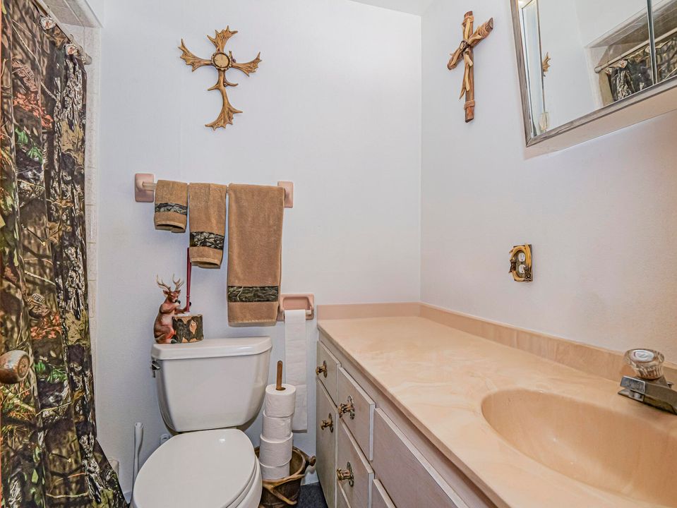 For Sale: $799,000 (3 beds, 2 baths, 1569 Square Feet)