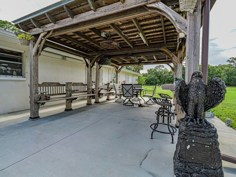 For Sale: $799,000 (3 beds, 2 baths, 1569 Square Feet)