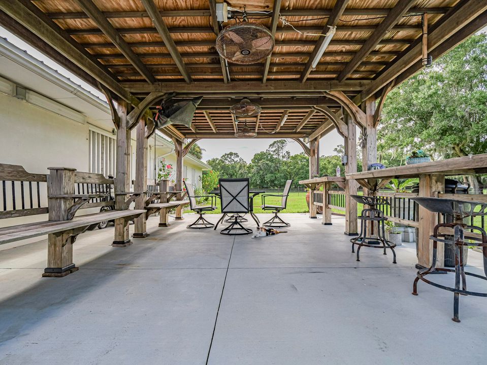 For Sale: $799,000 (3 beds, 2 baths, 1569 Square Feet)