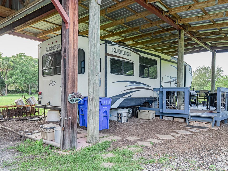 For Sale: $799,000 (3 beds, 2 baths, 1569 Square Feet)