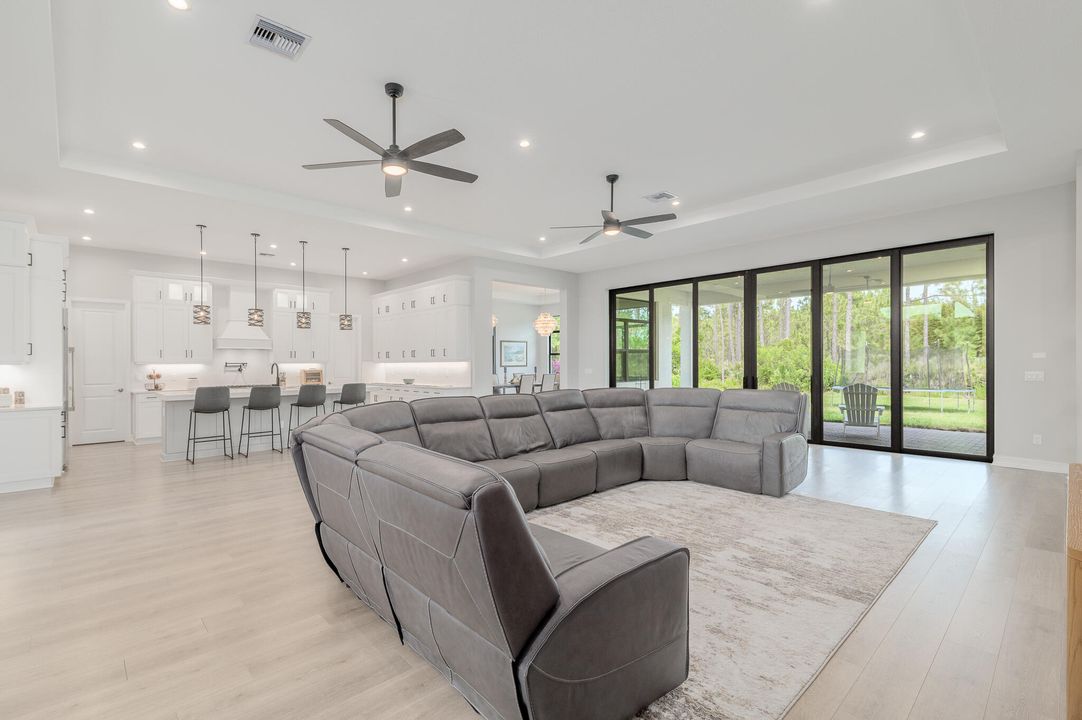 For Sale: $1,699,000 (6 beds, 6 baths, 5094 Square Feet)