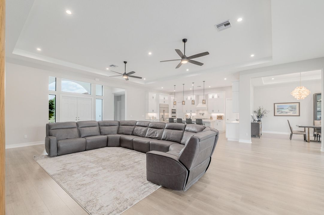 For Sale: $1,699,000 (6 beds, 6 baths, 5094 Square Feet)