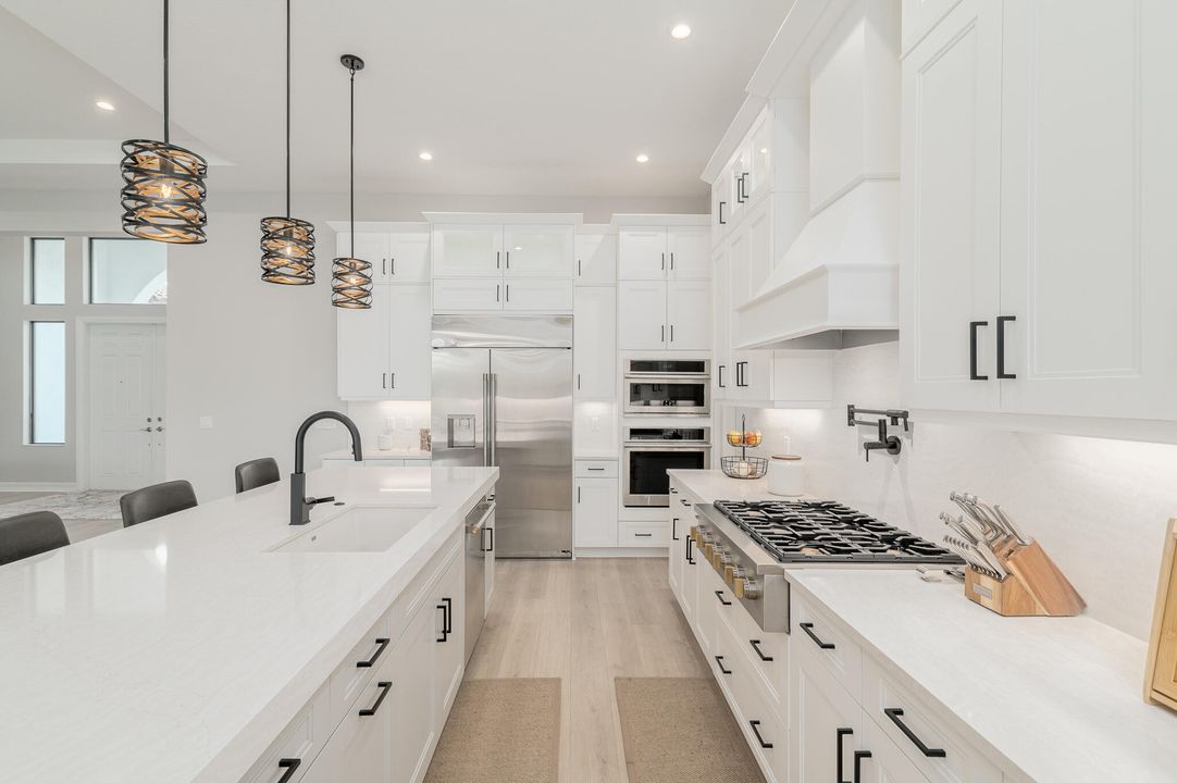 For Sale: $1,699,000 (6 beds, 6 baths, 5094 Square Feet)