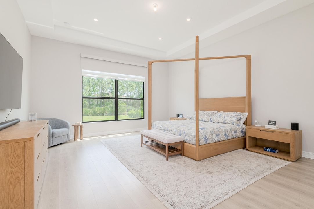 For Sale: $1,699,000 (6 beds, 6 baths, 5094 Square Feet)