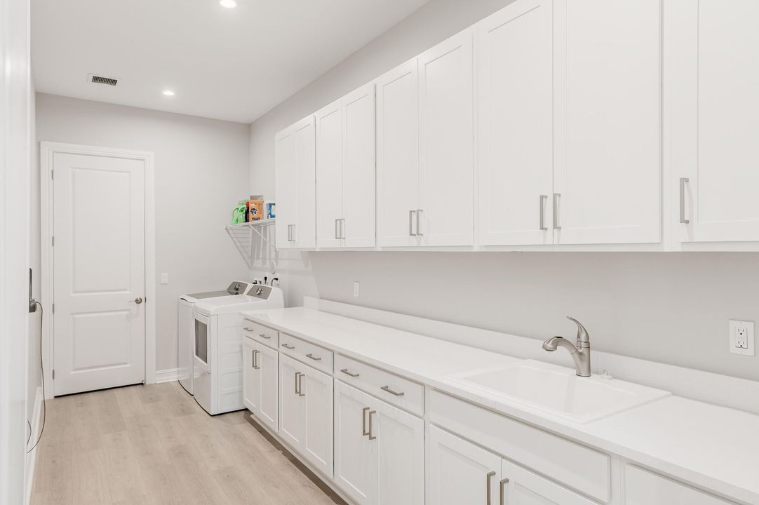 For Sale: $1,699,000 (6 beds, 6 baths, 5094 Square Feet)