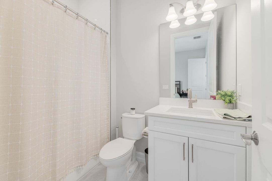 For Sale: $1,699,000 (6 beds, 6 baths, 5094 Square Feet)