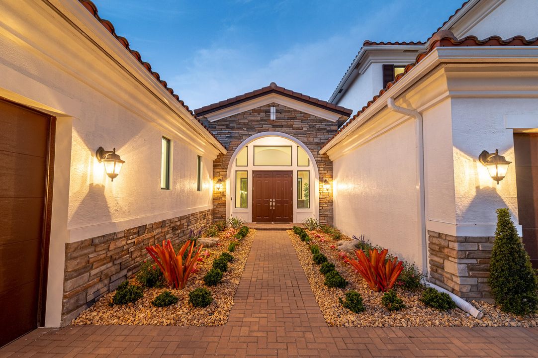 For Sale: $1,699,000 (6 beds, 6 baths, 5094 Square Feet)